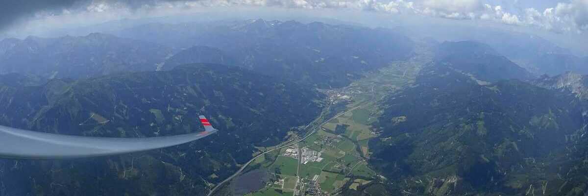 Flugwegposition um 10:33:32: Aufgenommen in der Nähe von Gemeinde Turnau, Österreich in 2569 Meter